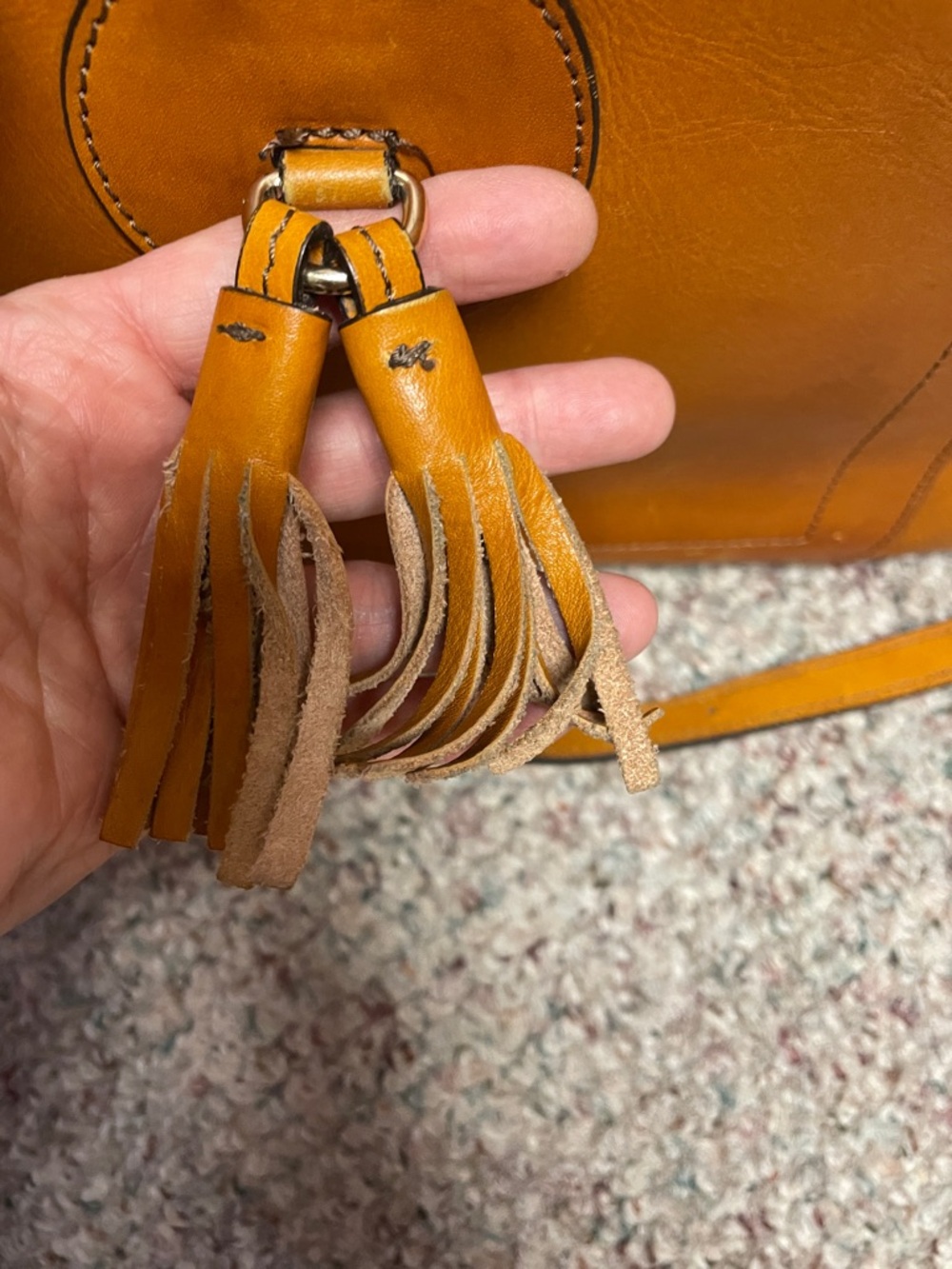 Divina Firenze Leather Tassel Satchel Handbag with detachable crossbody strap - Picture 3 of 12